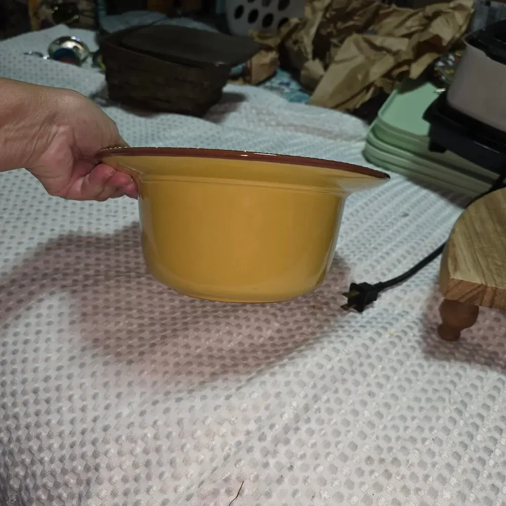 WILLIAMSBURG ARTLAND LARGE SERVING BOWL